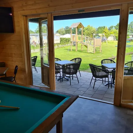 샬레 501a Op Recreatiepark De Wielen *