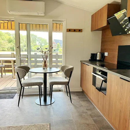 501a Op Recreatiepark De Wielen 샬레