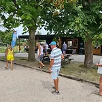 501a Op Recreatiepark De Wielen Σαλέ